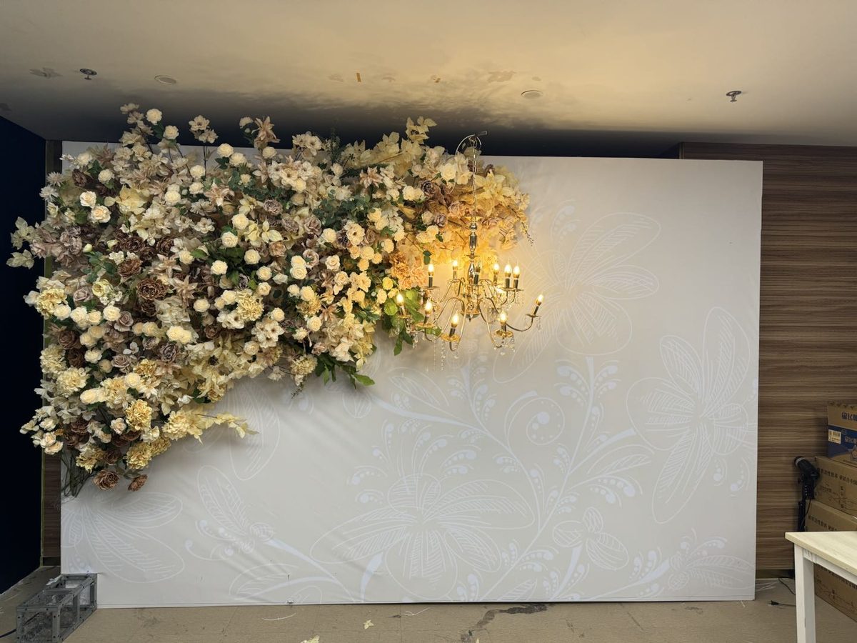 彦祖母婴鲜花直播间实景